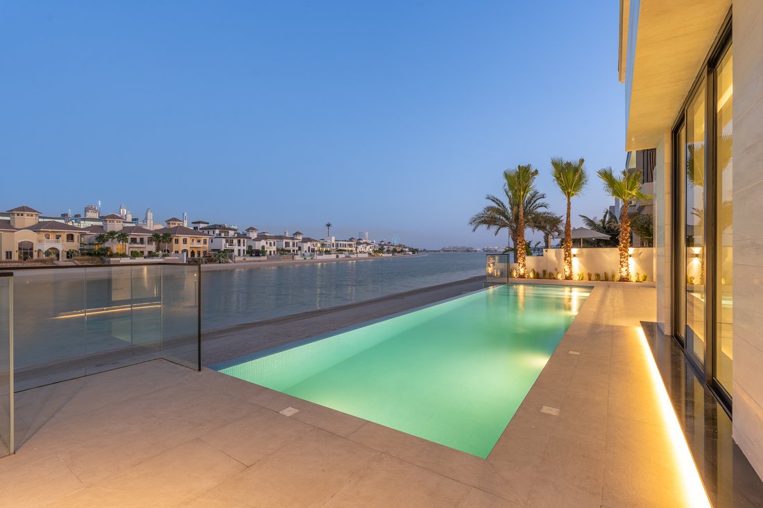 Villa in Palm Jumeirah, Dubai, United Arab Emirates 2 - 16890321