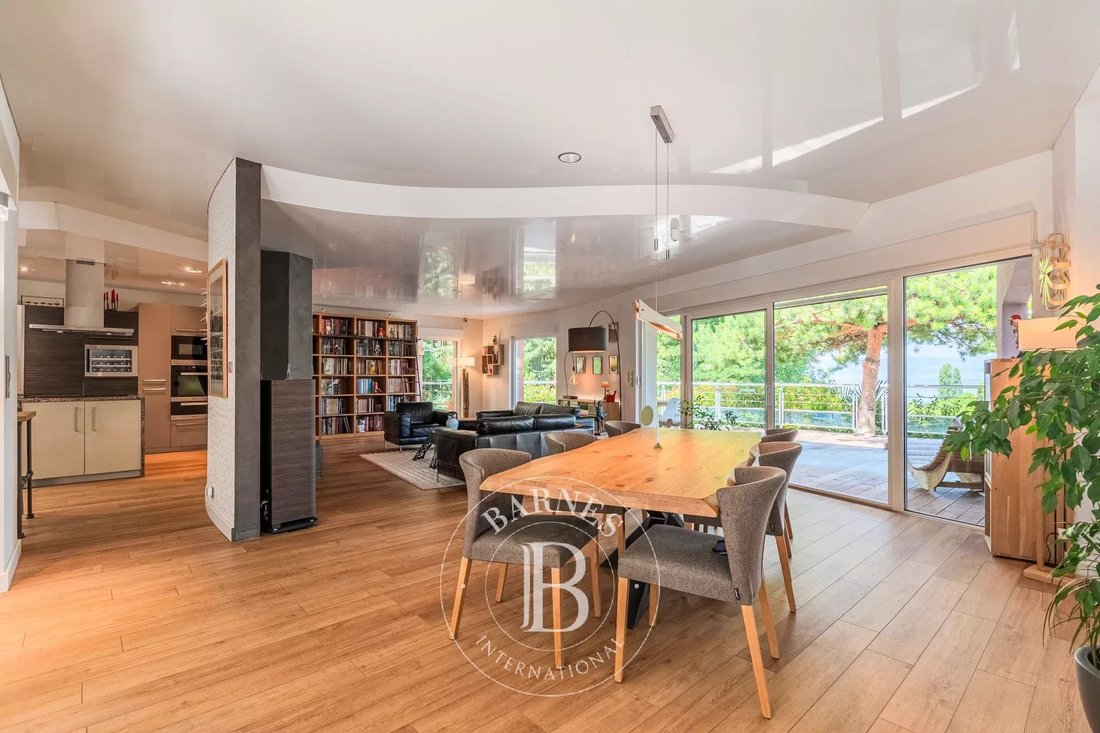 House in Evian-les-Bains, Auvergne-Rhône-Alpes, France 4 - 18298780