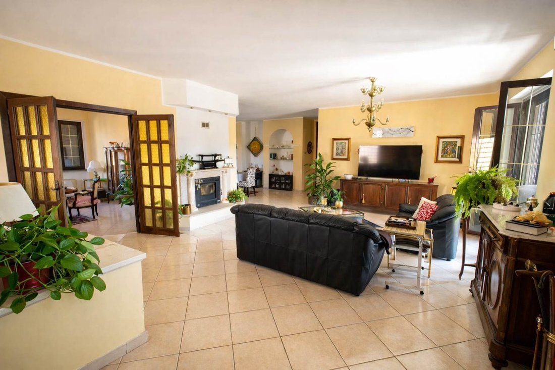 Vercelli, Piedmont, Italy 4 - 17760225
