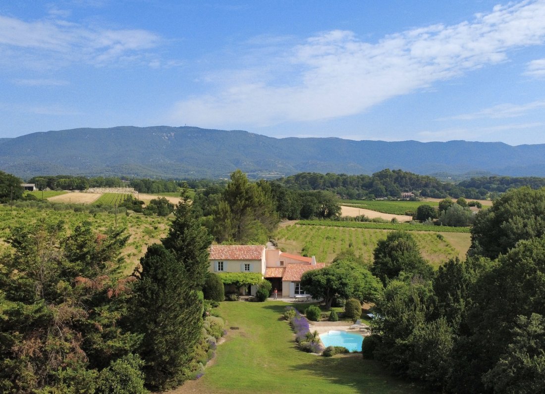 House in Cucuron, Provence-Alpes-Côte d'Azur, France 4 - 17969552