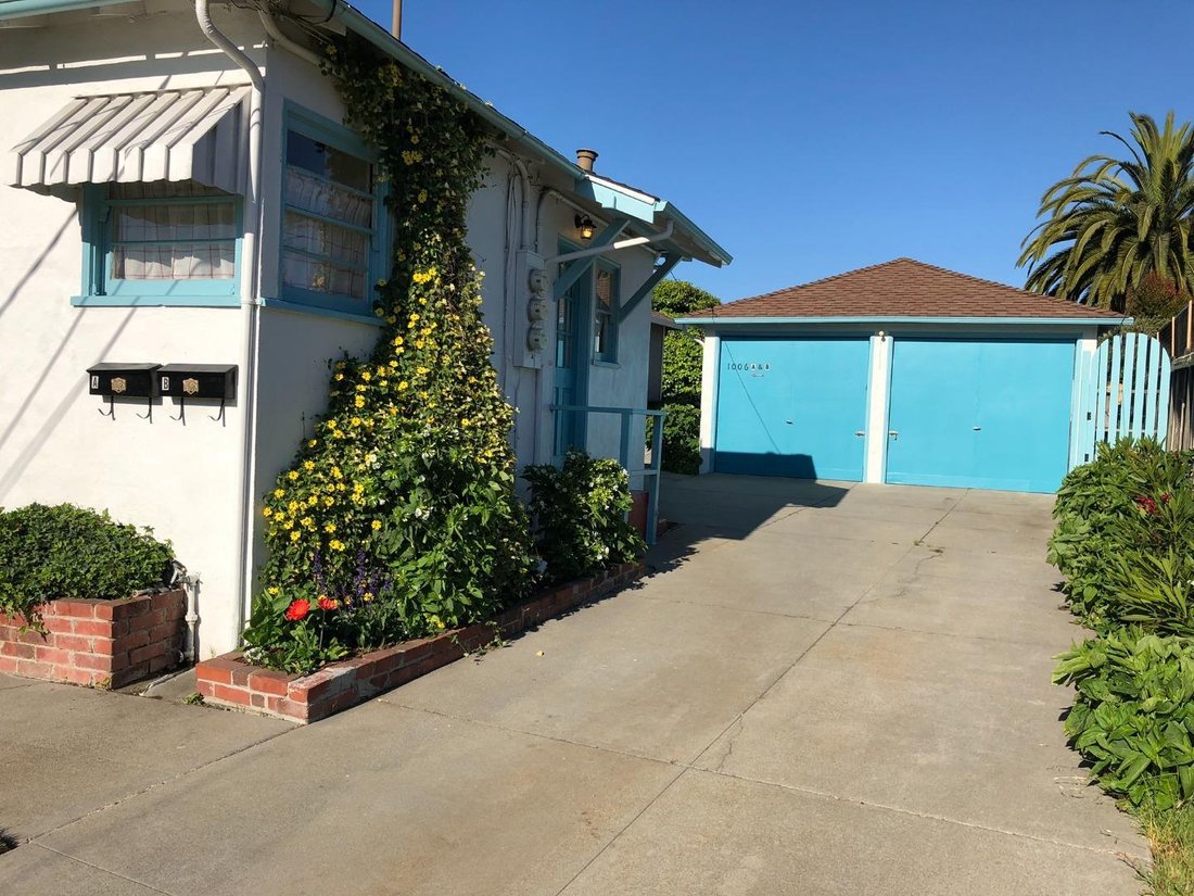 Santa Cruz, California, United States 2 - 18301747