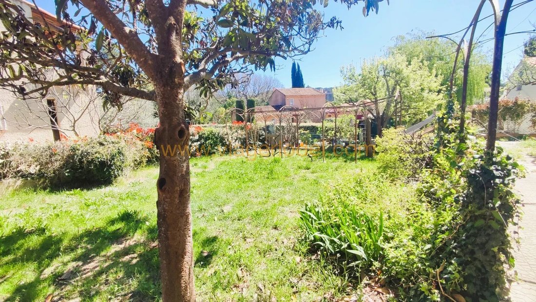 House in Est-Repentance-Les Trois Bons Dieux, Aix-en-Provence, France 4 - 18298784