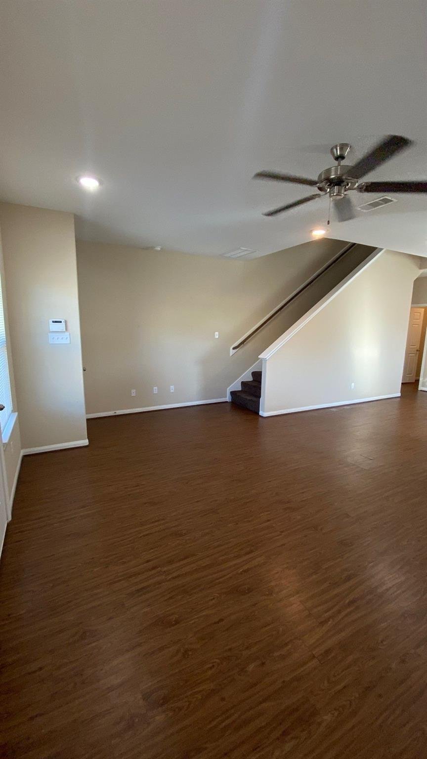 Houston, Texas, United States 3 - 18302096
