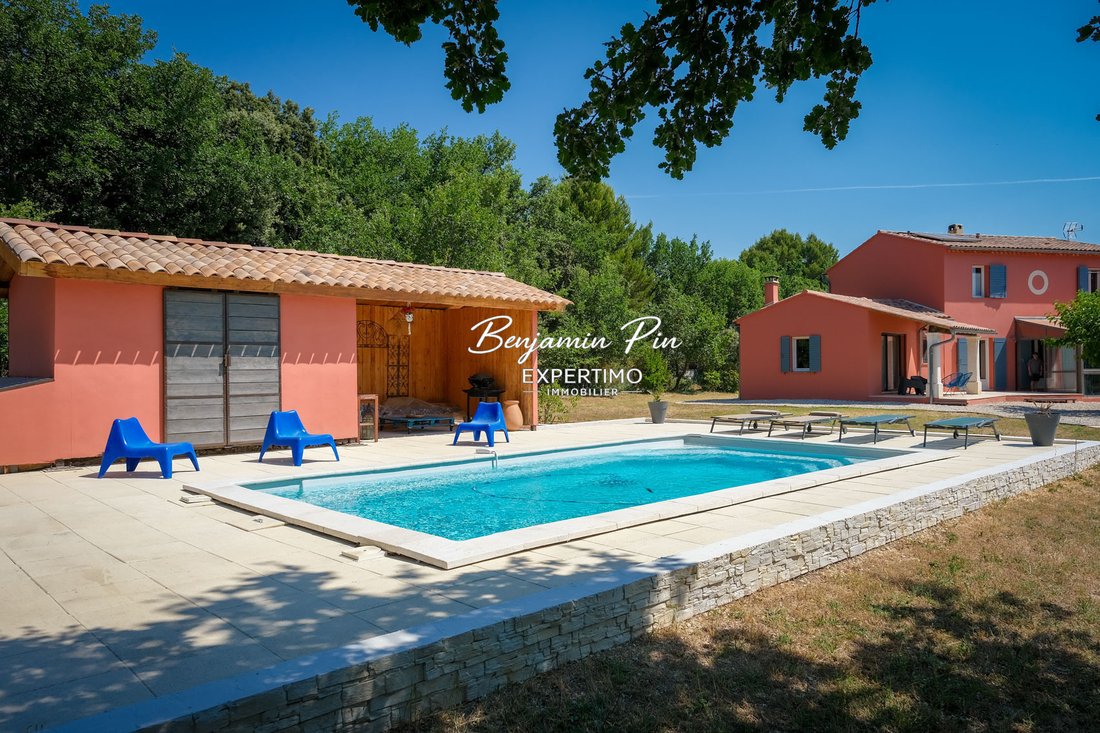 Villa in Saint-Saturnin-lès-Apt, Provence-Alpes-Côte d'Azur, France 1 - 18302232