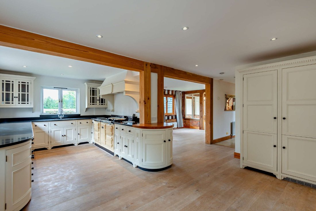 House in Alfold, England 3 - 18298826
