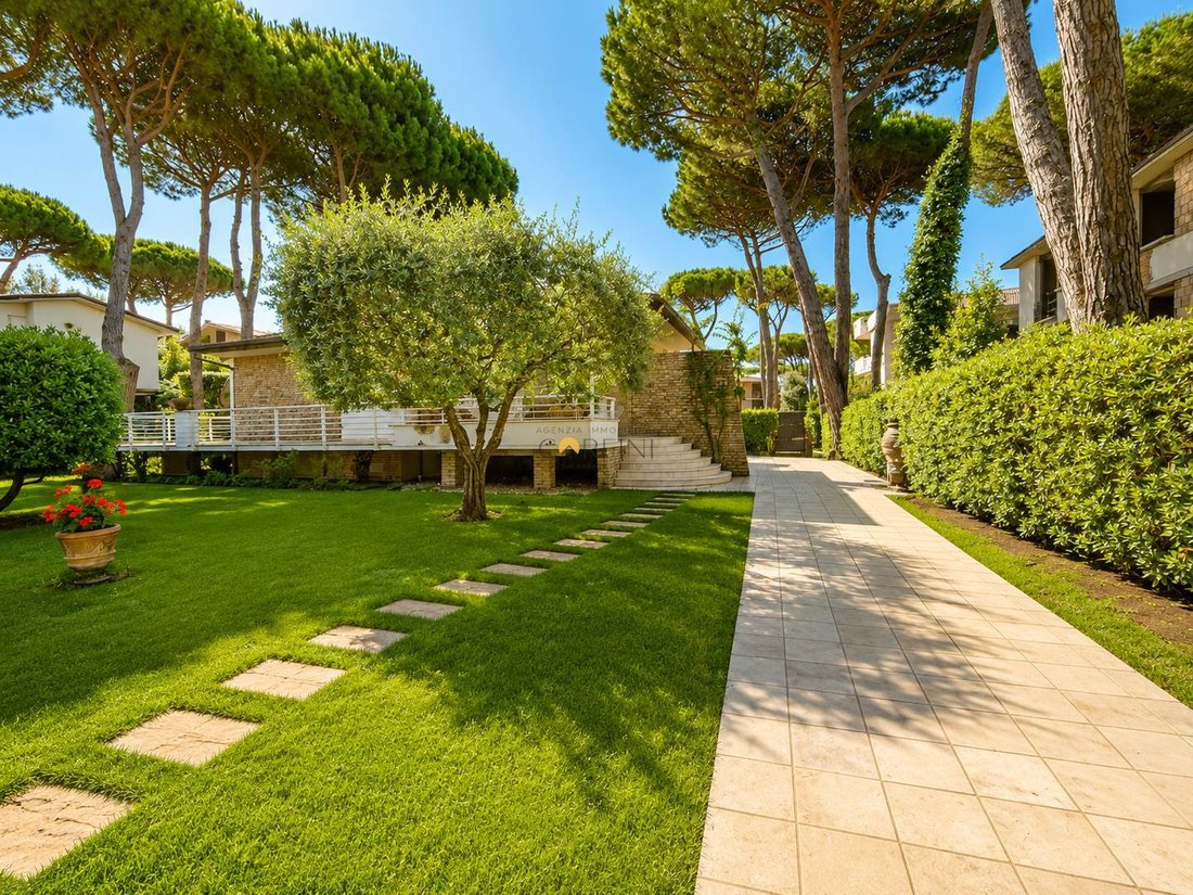 Villa in Camaiore, Tuscany, Italy 4 - 18298128