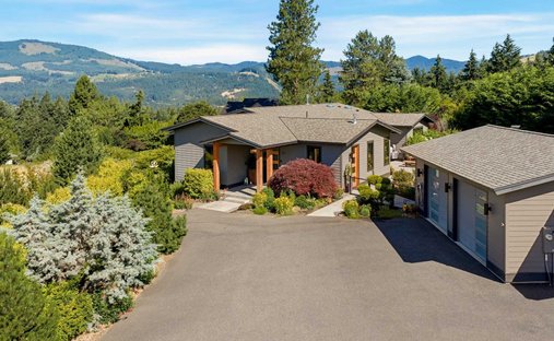 House in White Salmon, Washington, United States 1