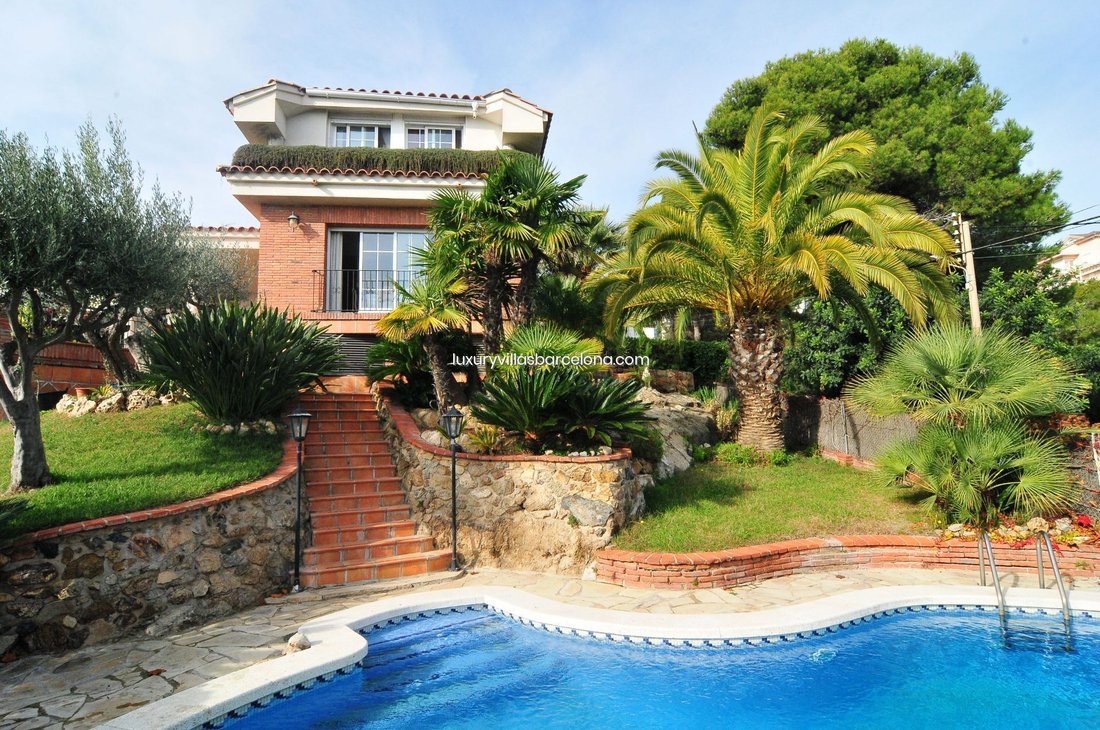 Villa in Pineda de Mar, Katalonien, Spanien 1 - 18300131