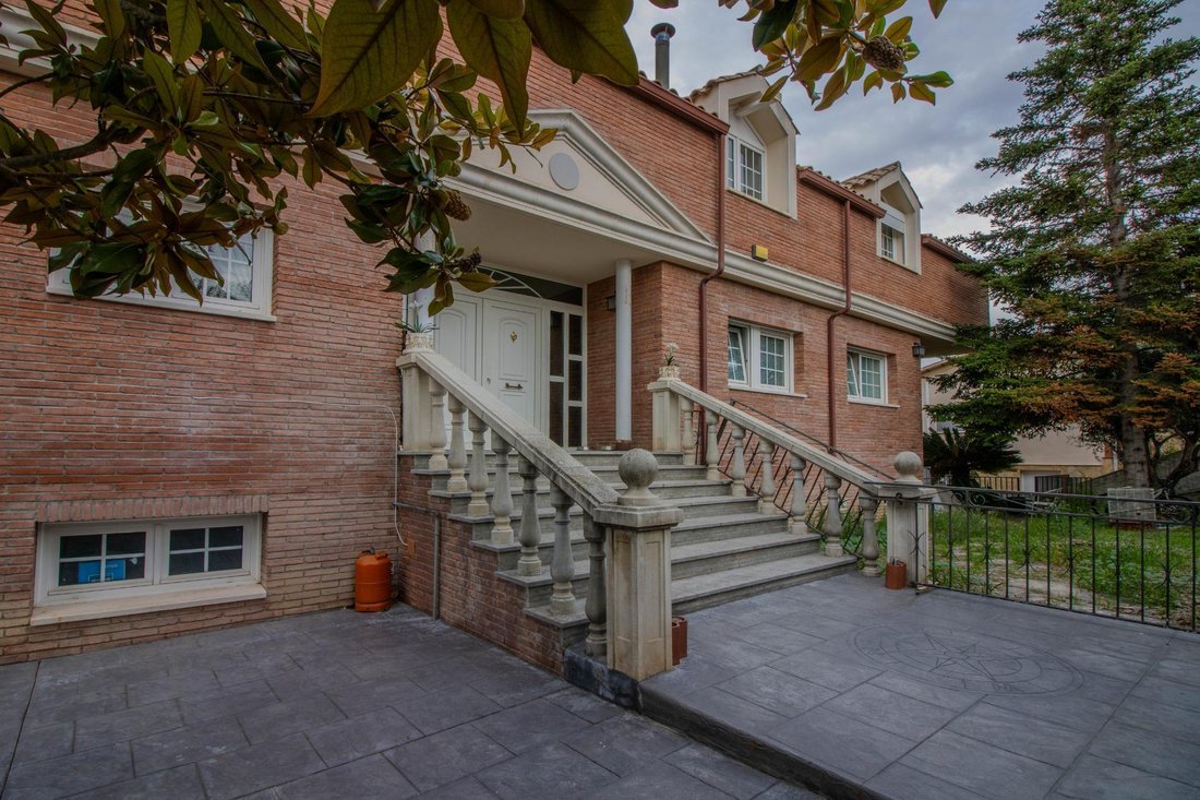 Chalet in Esparreguera, Catalonia, Spain 3 - 18300135