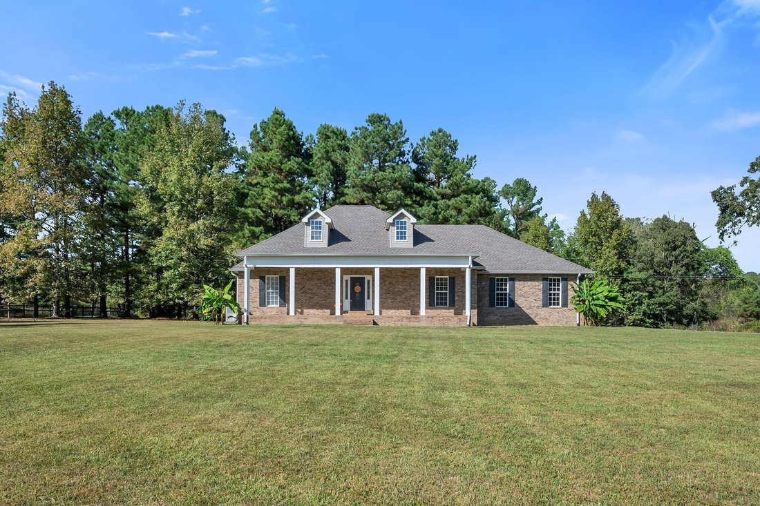 House in McEwen, Tennessee, United States 2 - 18300816