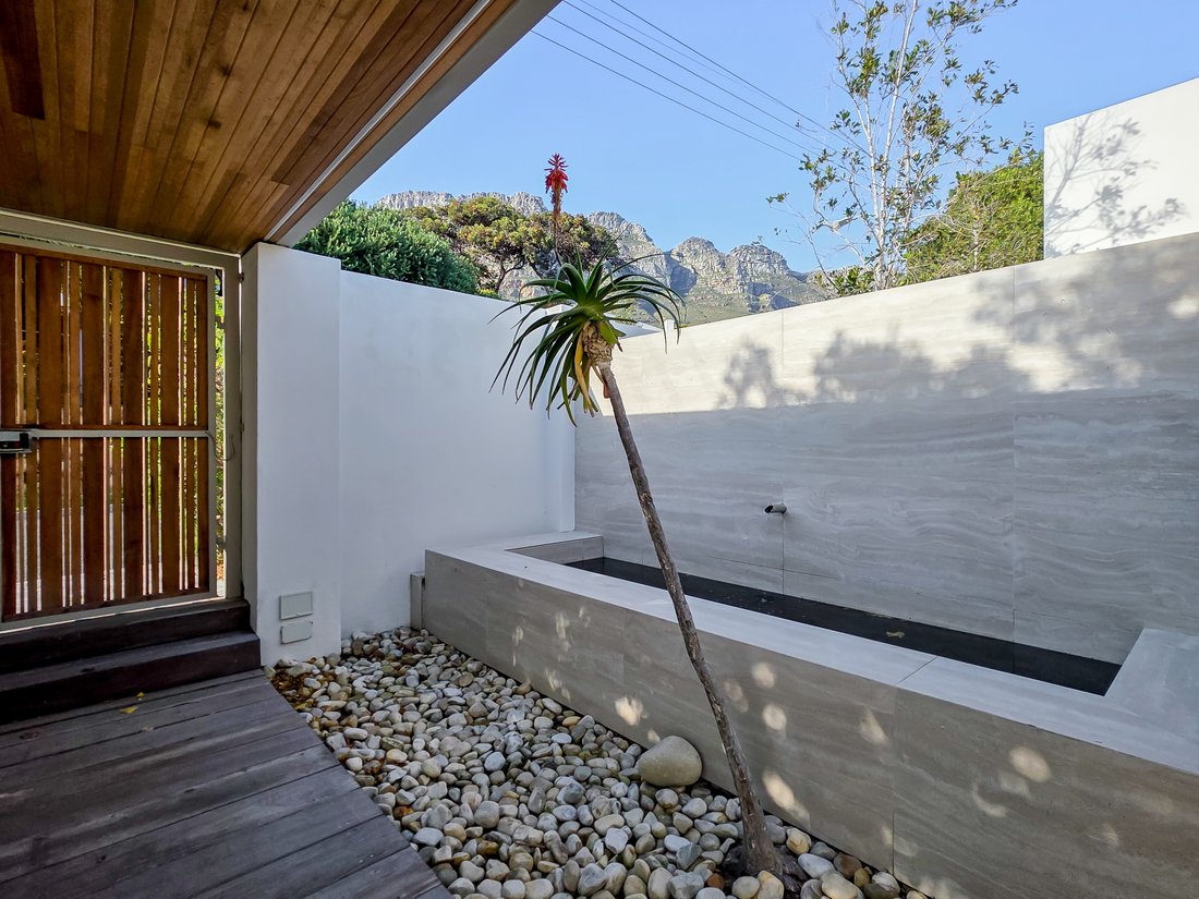 House in Bakoven, Cape Town, South Africa 4 - 18298959