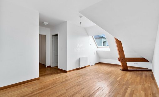 Apartment in Sud, Chambourcy, France 1