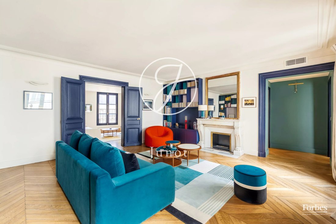 Apartment in Saint Germain des Prés, Paris 6e Arrondissement, Paris 4 - 18298736