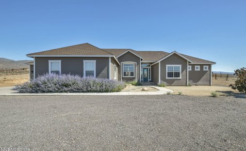 House in Stagecoach, Nevada, United States 1