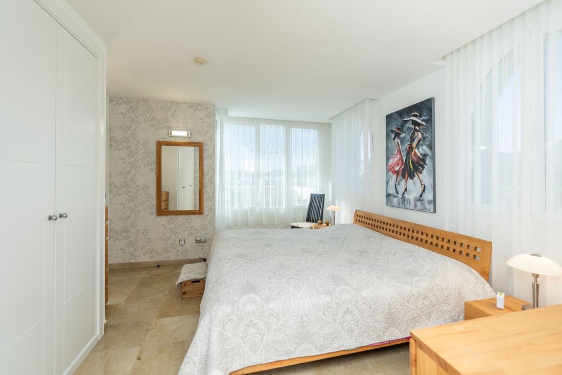 Apartment in Benahavis, Andalusia, Spain 4 - 18299938