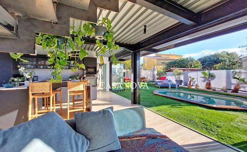 House in Zone Agricole, Marseillan, France 1