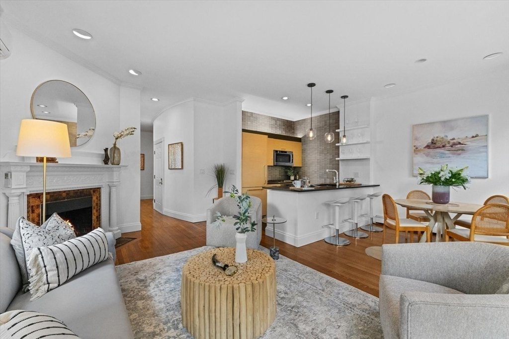 Condo in Boston, Massachusetts, United States 3 - 18238177