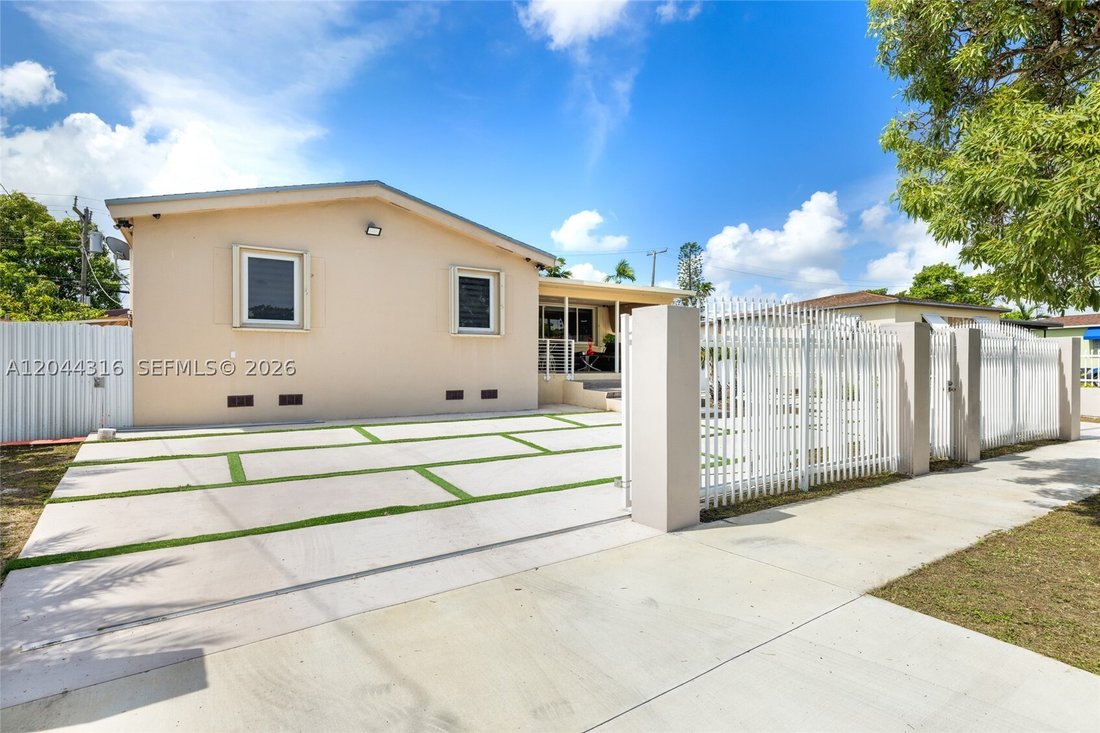 House in Miami, Florida, United States 3 - 18301530