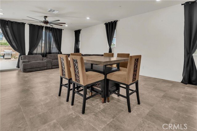 Riverside, California, United States 3 - 18299551