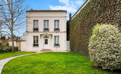 House in Forêt, Saint-Germain-en-Laye, France 1