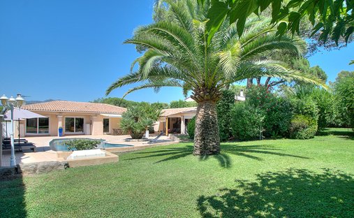 Villa in Centre ville, Saint-Raphaël, France 1