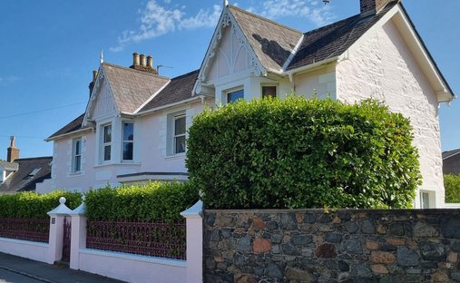 House in England 1