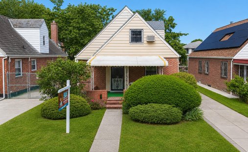 House in New York, New York, United States 1