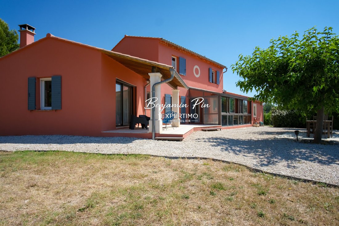 Villa in Saint-Saturnin-lès-Apt, Provence-Alpes-Côte d'Azur, France 2 - 18302232