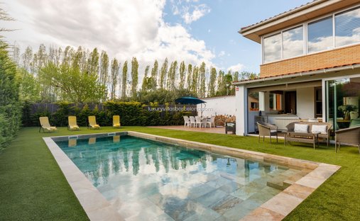 Villa in Pineda de Mar, Catalonia, Spain 1