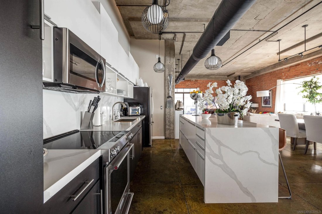 Condo in San Diego, California, United States 5 - 18301645