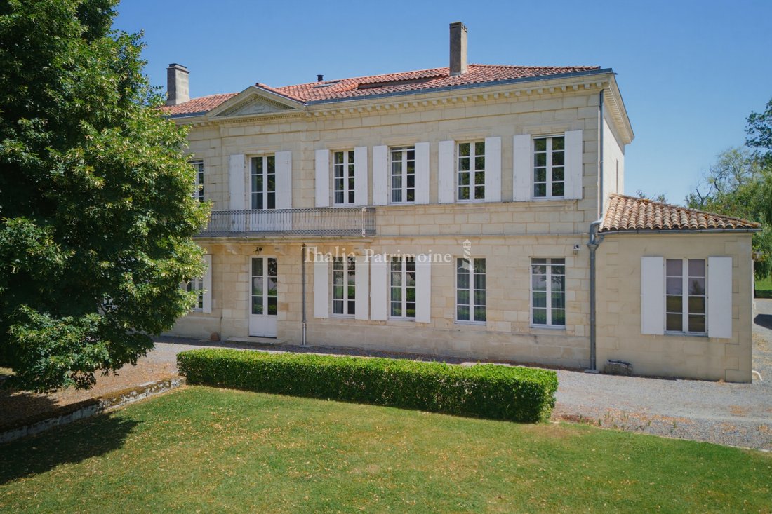 Castle in Libourne, Nouvelle-Aquitaine, France 4 - 18302170
