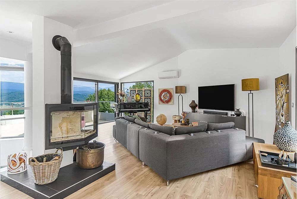 Villa in Tourrettes, Provence-Alpes-Côte d'Azur, France 4 - 16984026