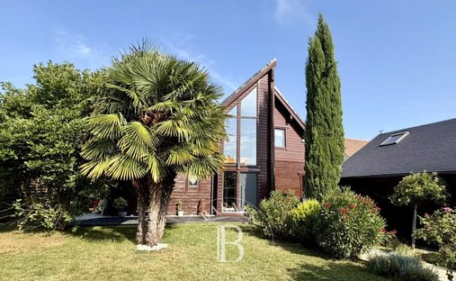 House in Gometz-la-Ville, Ile-de-France, France 1