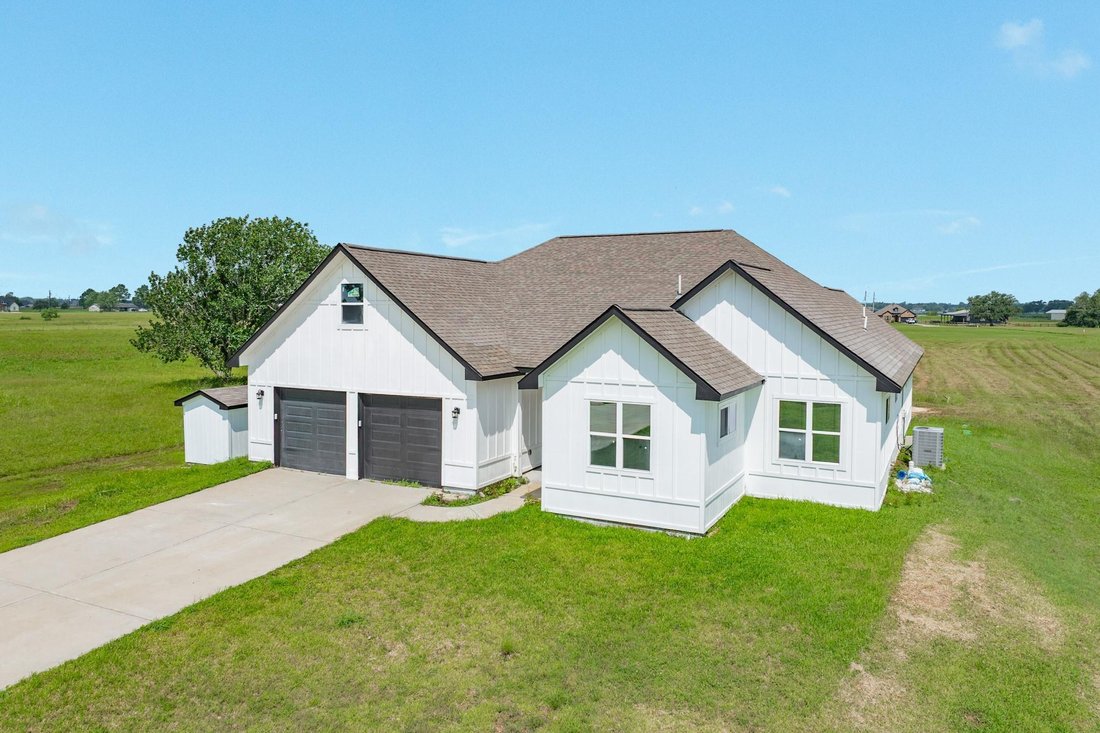 House in Angleton, Texas, United States 3 - 18302041