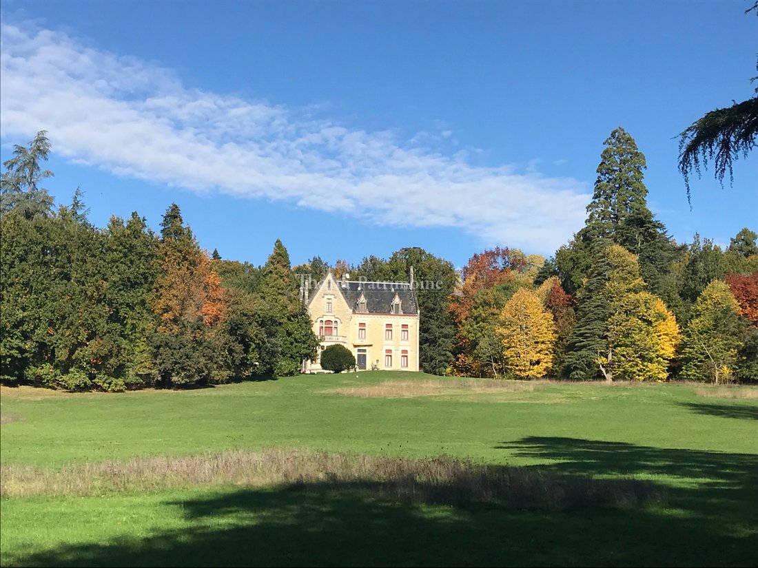 Castle in Mussidan, Nouvelle-Aquitaine, France 2 - 18274990