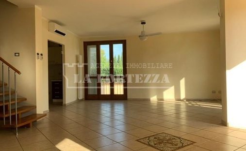 Country House in Ghezzano-Colignola Mezzana-Campo, Cascina, Tuscany 1