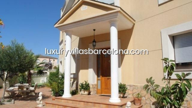 Villa in Pineda de Mar, Catalonia, Spain 1 - 18300392