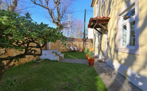 House in Parede, Lisbon, Portugal 1