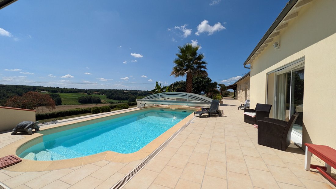 Villa in Marmande, Nouvelle-Aquitaine, France 1 - 18302914