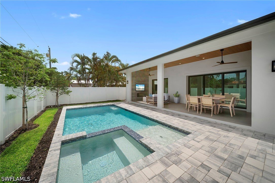 House in Naples, Florida, United States 1 - 16235973