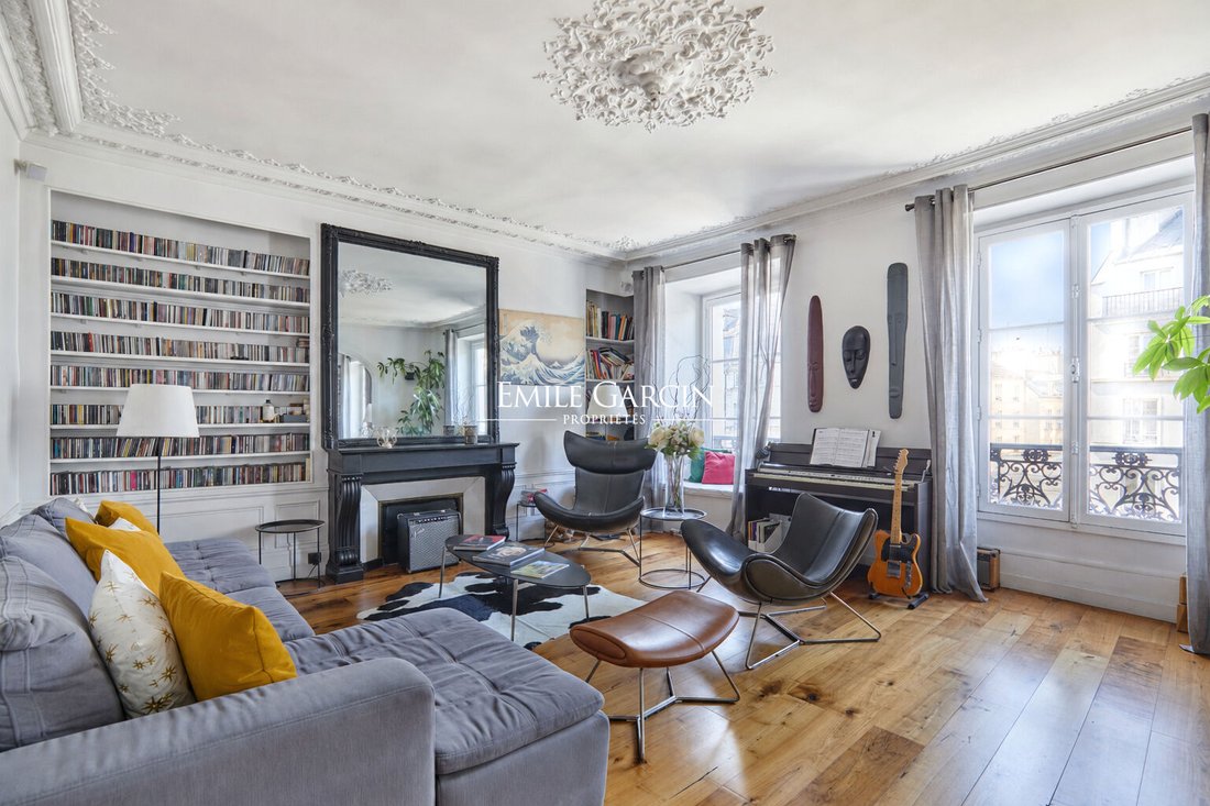 Apartment in Saint Gervais, Paris 4e Arrondissement, Paris 2 - 18302986