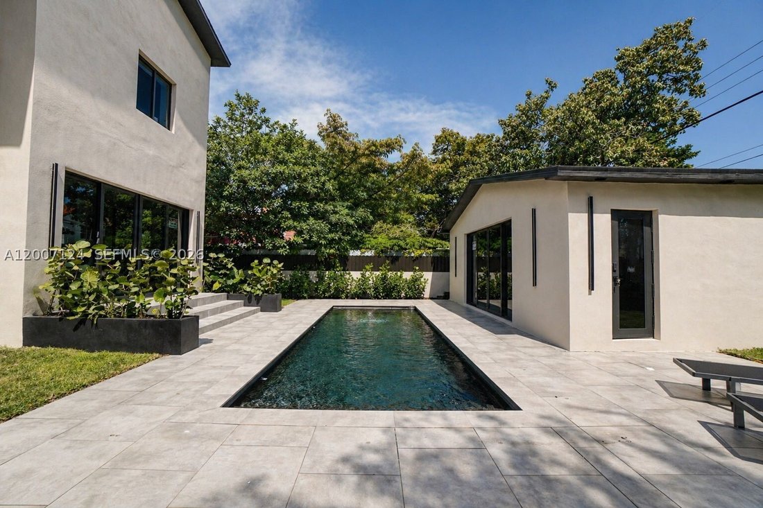 House in Miami, Florida, United States 5 - 17754806