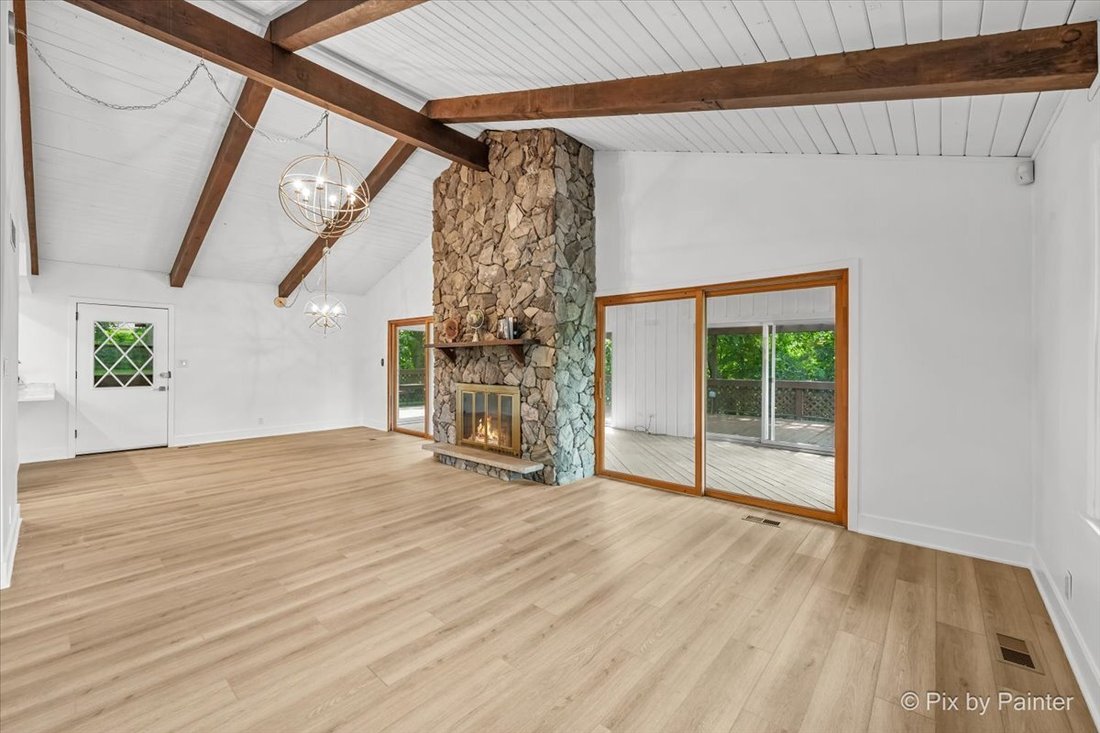House in Algonquin, Illinois, United States 5 - 18301308