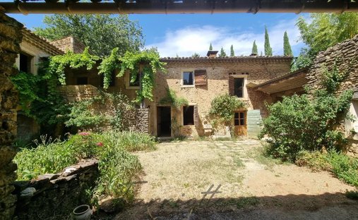 Azienda agricola a Grignan, Auvergne-Rodano-Alpi, Francia 1