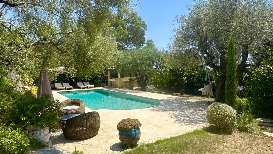 House in Tourrettes-sur-Loup, Provence-Alpes-Côte d'Azur, France 1 - 18298585