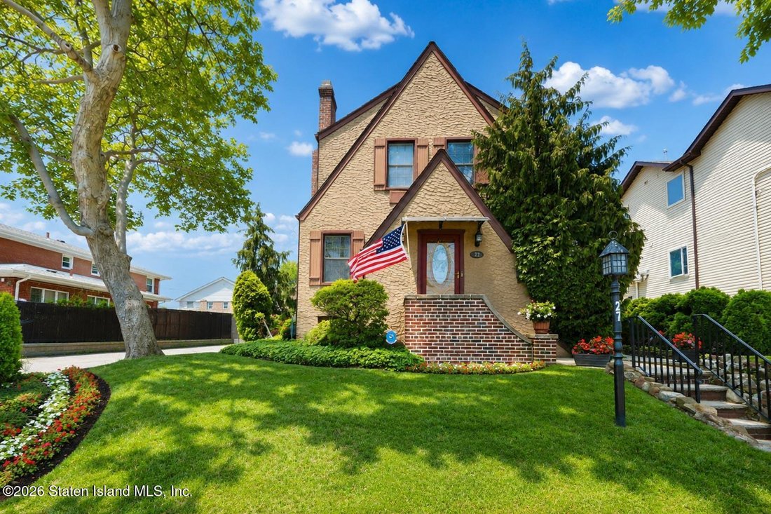 House in New York, New York, United States 1 - 18300092