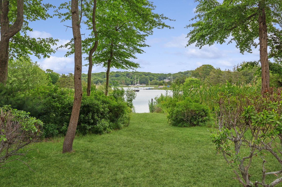 East Hampton, New York, United States 2 - 18298505