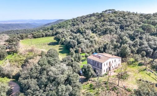 House in Quart, Catalonia, Spain 1