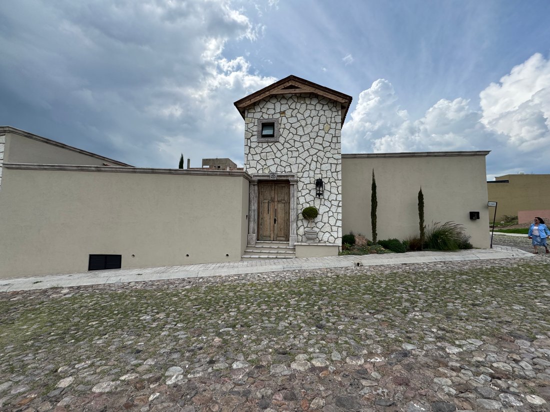 House in Presita Guadalupe, Guanajuato, Mexico 2 - 18303076