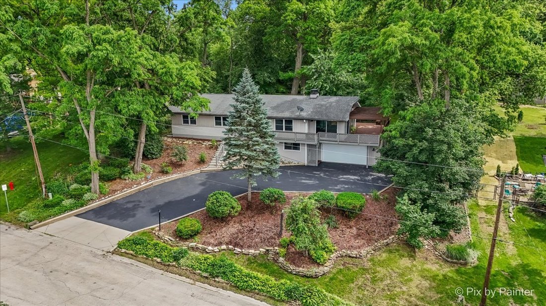 House in Algonquin, Illinois, United States 1 - 18301308